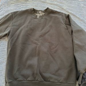 Aritzia crewneck